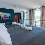 Your Holidays Promenada Gwiazd 28 شقة مينززدرويه